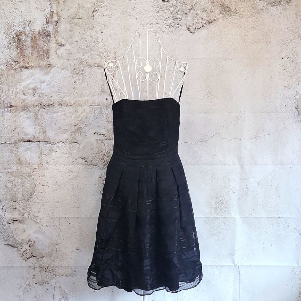 White House Black Market Little Black Dress Womens Size 4